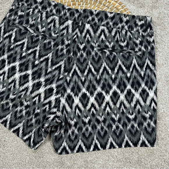 Spanx Sunshine Shorts Pull On 4" UPF 50+ Quick Dry in Grey Ikat Size M - Picture 8 of 13